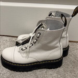 Dr. Martens White Jadon Max
